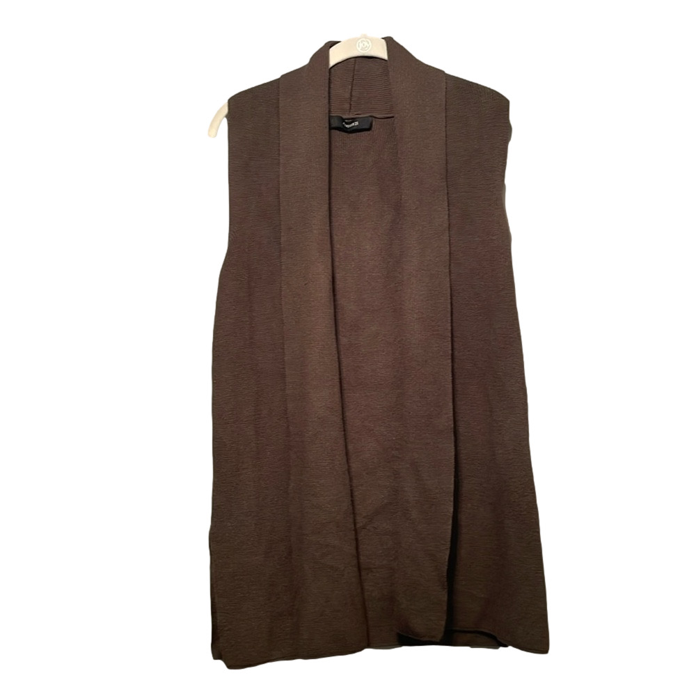 FOREVER 21 SWEATER VEST. SIZE M